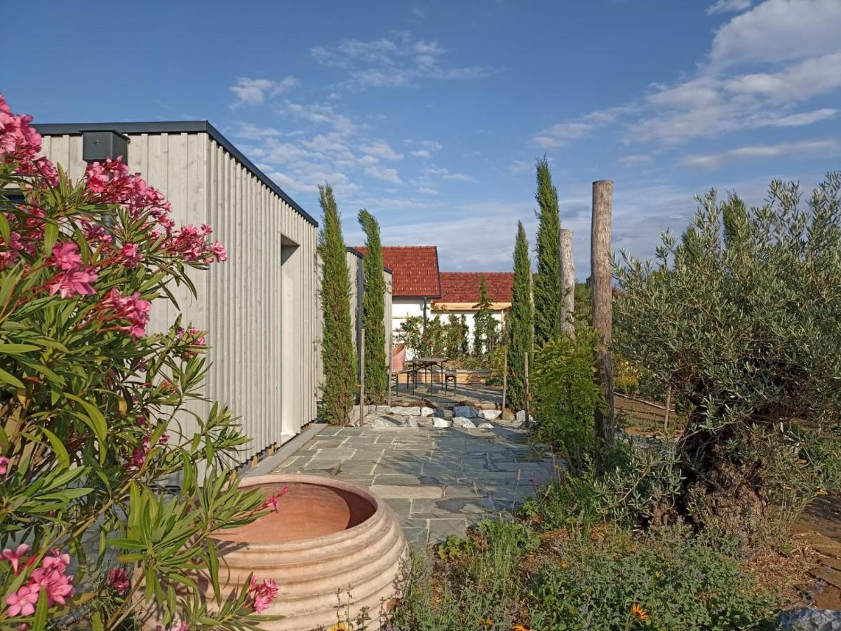Kittenberger Chalets Am Gartensee Schiltern bei Langenlois Exteriör bild