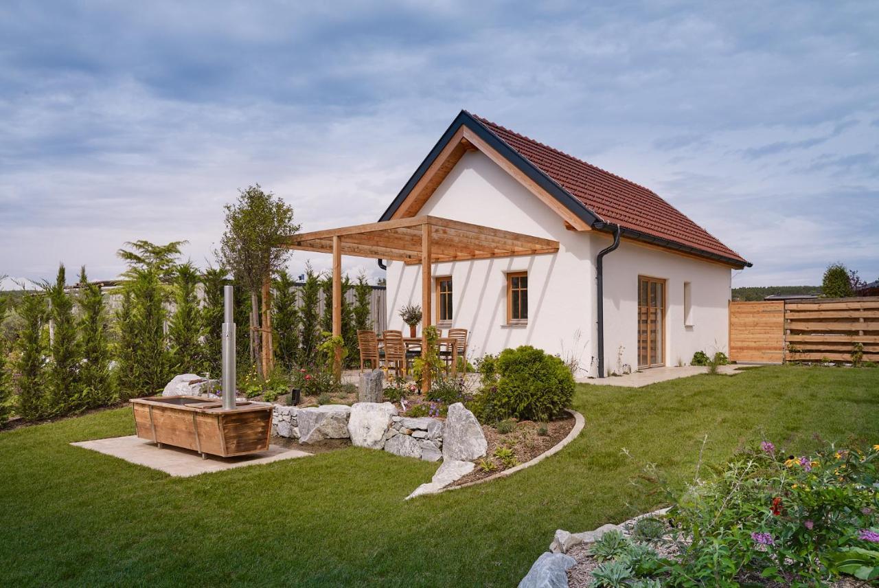 Kittenberger Chalets Am Gartensee Schiltern bei Langenlois Exteriör bild